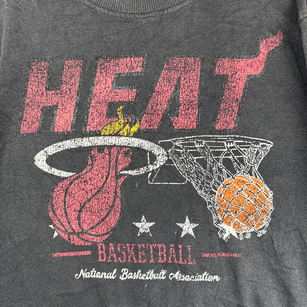 NBA Miami Heat Mens XL Crewneck Sweatshirt Charcoal Pullover Basketball Fleece - Picture 3 of 6
